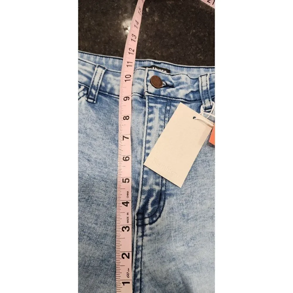 Flamingo NWT Raw Hem Distressed Skinny Mid Rise Crop Jeans in Large